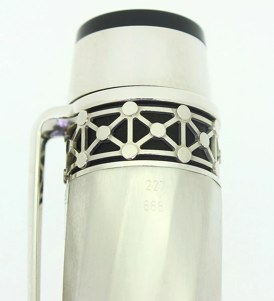 2000 MONTBLANC 888 PATRON OF THE ARTS KARL DER GROSSE 18K GOLD LIMITED EDITION FOUNTAIN PEN NEVER INKED